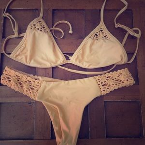Frankie’s bikini Tanner Mango top L bottom M